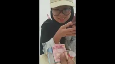 Bokep Jilbab Baju Mixue Ngewe Ganas Sampai Basah